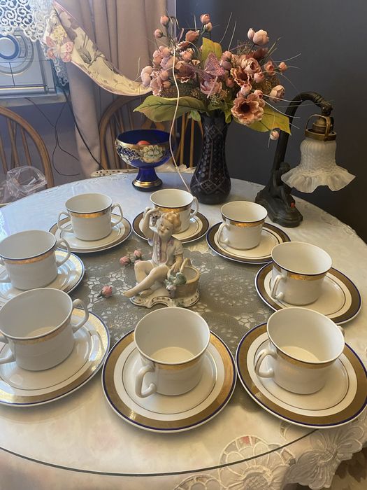 Porcellana bulionówki kobalt ze złotem