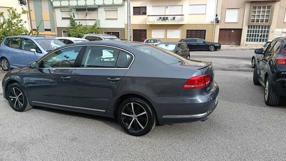 Volkswagen Passat - 2011 — photo 4