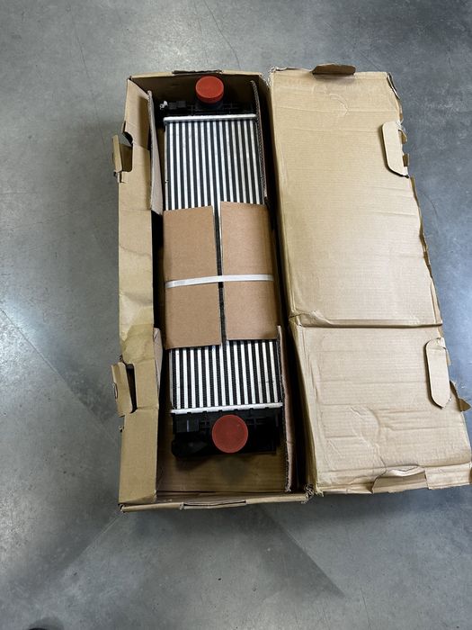 Радіатор радиатор інтеркулер Спрінтер Sprinter W906 интеркулер крафтер