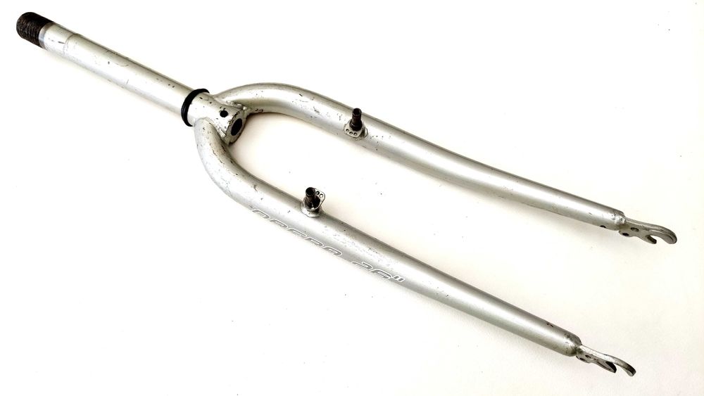 Solidny Widelec rowerowy OPERA Stal 1 i 1/8' koło 26'' nr 257