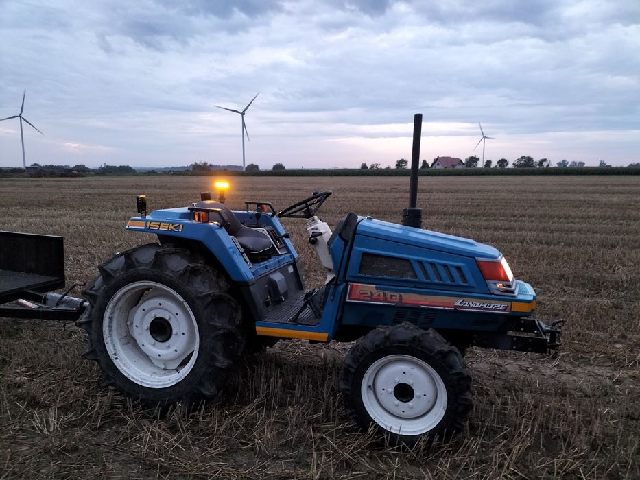 Traktorek iseki z glebogryzarką traktor sadowniczy
