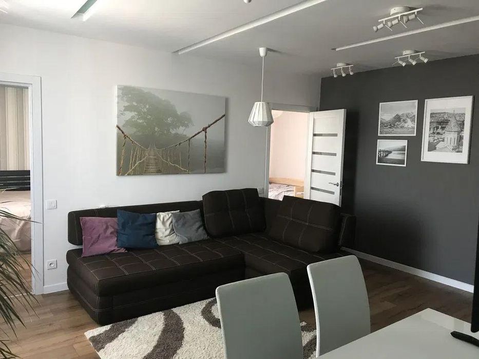 Продам 3-комн квартиру в районе Кирова просп.