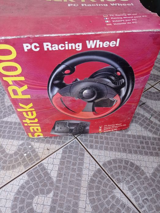 Vendo volante de PC saitek r100