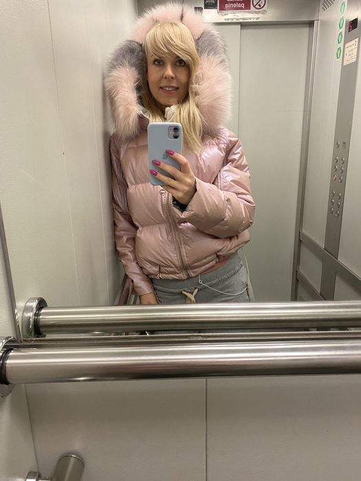 Sprzedam kurtke różową z futerkiem naturalnym rozm S