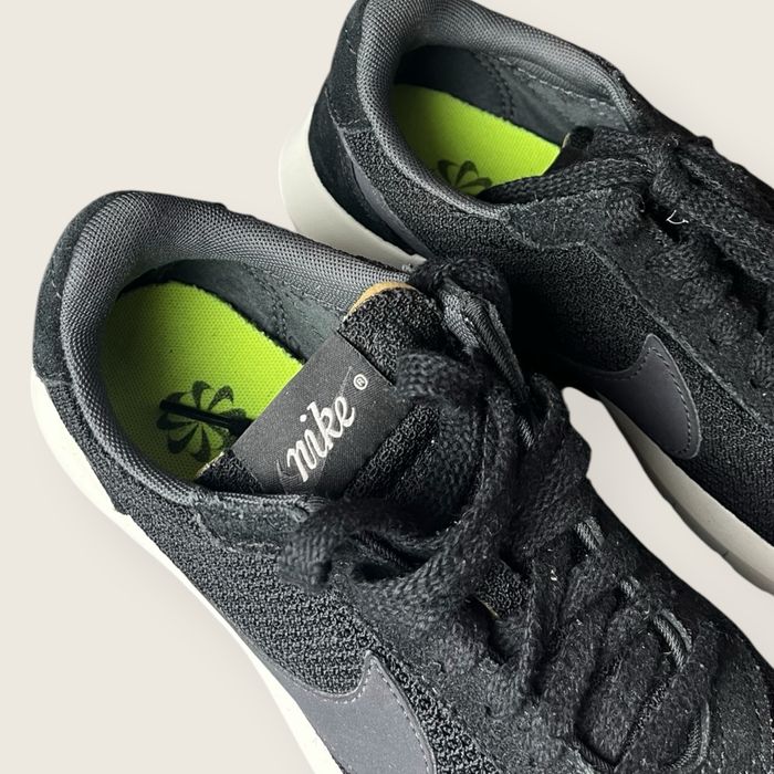 Czarne damskie sportowe buty nike roche 37,5