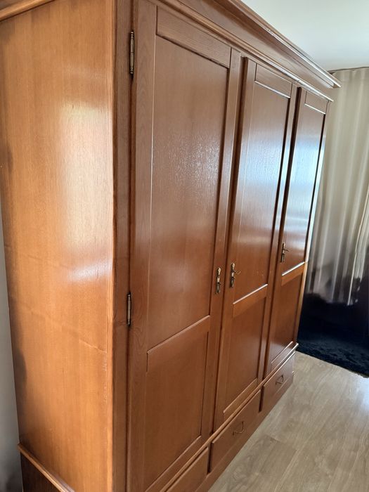 Roupeiro - Madeira Maciça