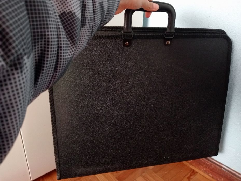 Capa de EV com puxador A3