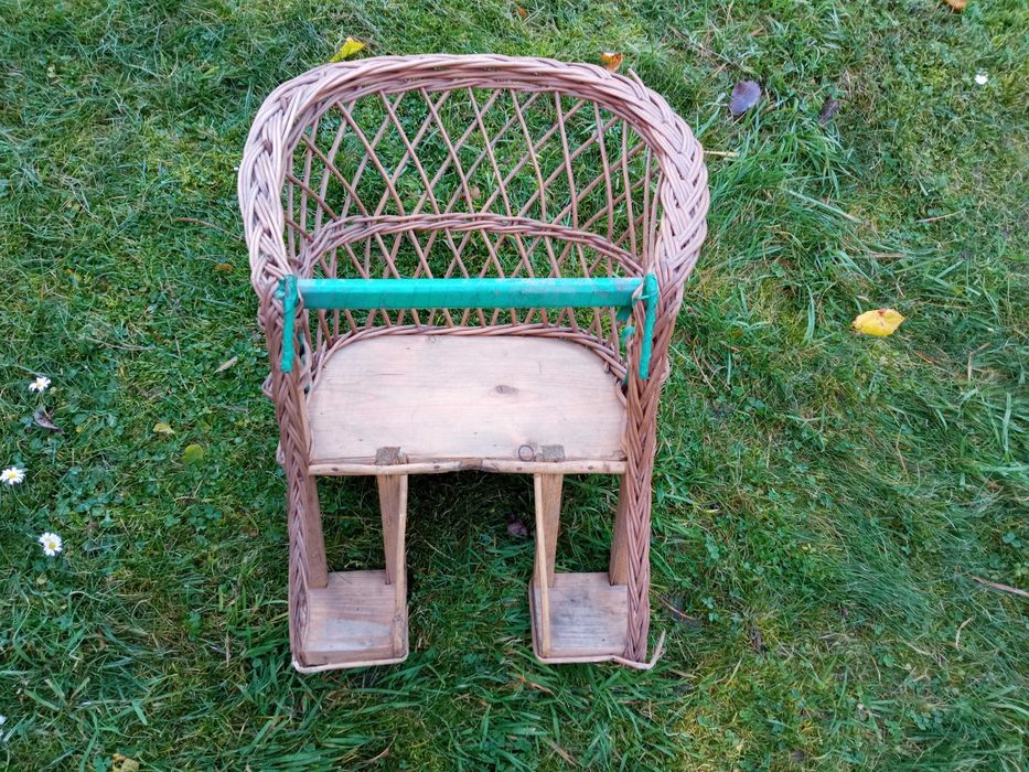 Koszyk wiklinowy na rower.