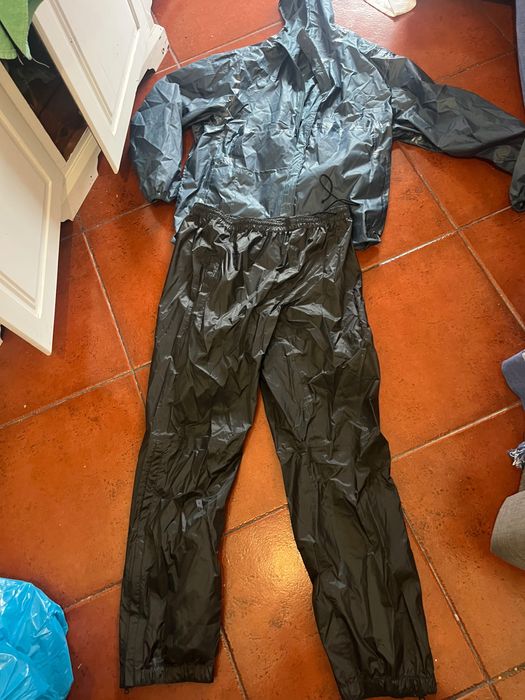 Capacete, Bag e Capa para Chuva