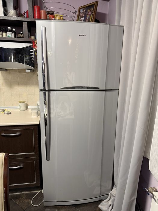 Холодильник “TOSHIBA”