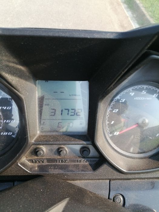 Moto kymco 350 super dink