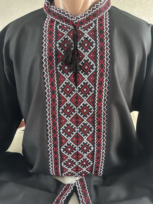 Чоловічі вишиванки ручноі роботи