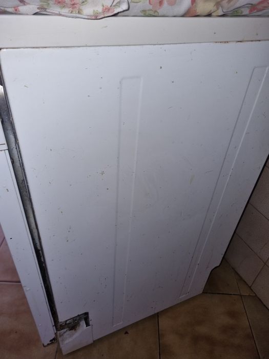 Máquina de lavar loiça para peças Grátis