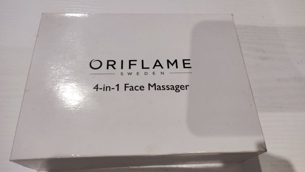 4 в 1 масажер для обличчя, очищувач Oriflame