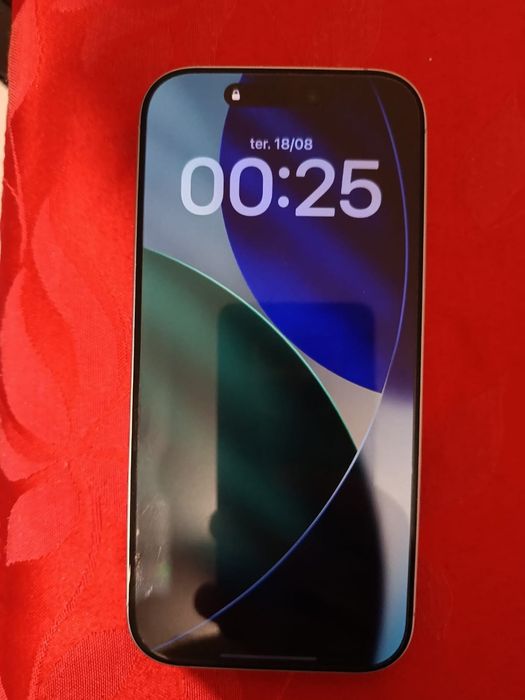 iPhone 17 impecável