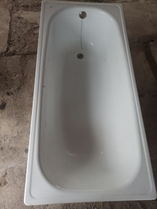 Продам ванную металлическую