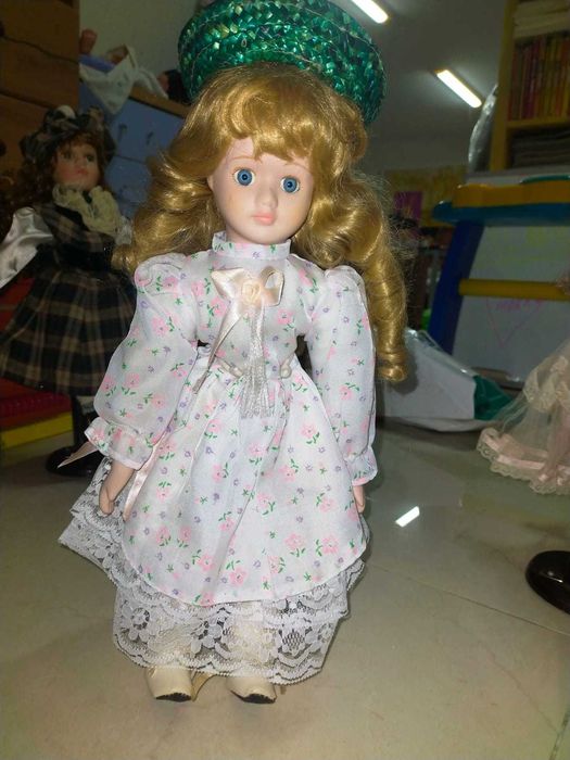 Bonecas de porcelana antigas