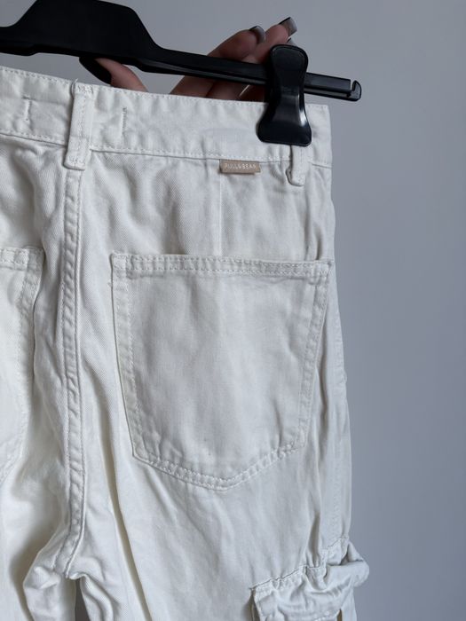 kremowe spodnie cargo młodzieżowe XS