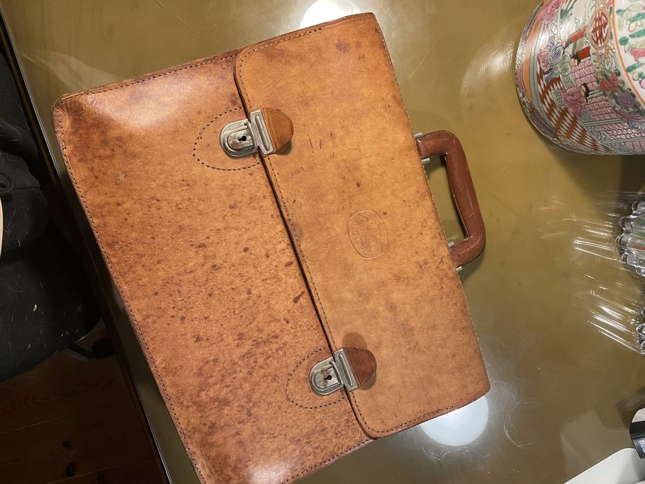 Pasta em couro dos CTT