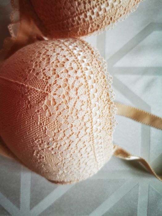 Biustonosz Agio Milano push-up beżowy rozm. 70F