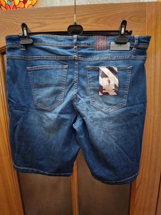 Літні джинсові стрейтчеві шорти для чоловіків.
