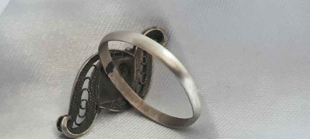 Зелёный гранат , украшения.