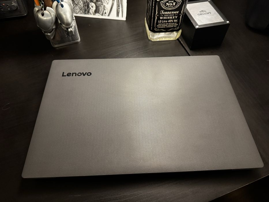 Laptop Lenowo V130-15IKB 8GB RAM 256GB SSD