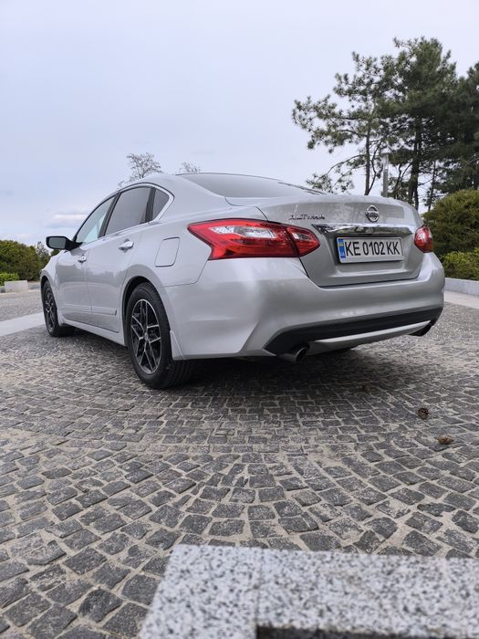 Nissan Altima SV