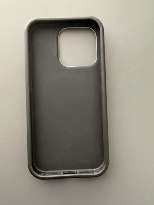 Etui Burga iphone 15 pro