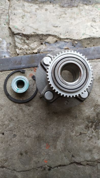 Продам на мазду 323 ба,1995.