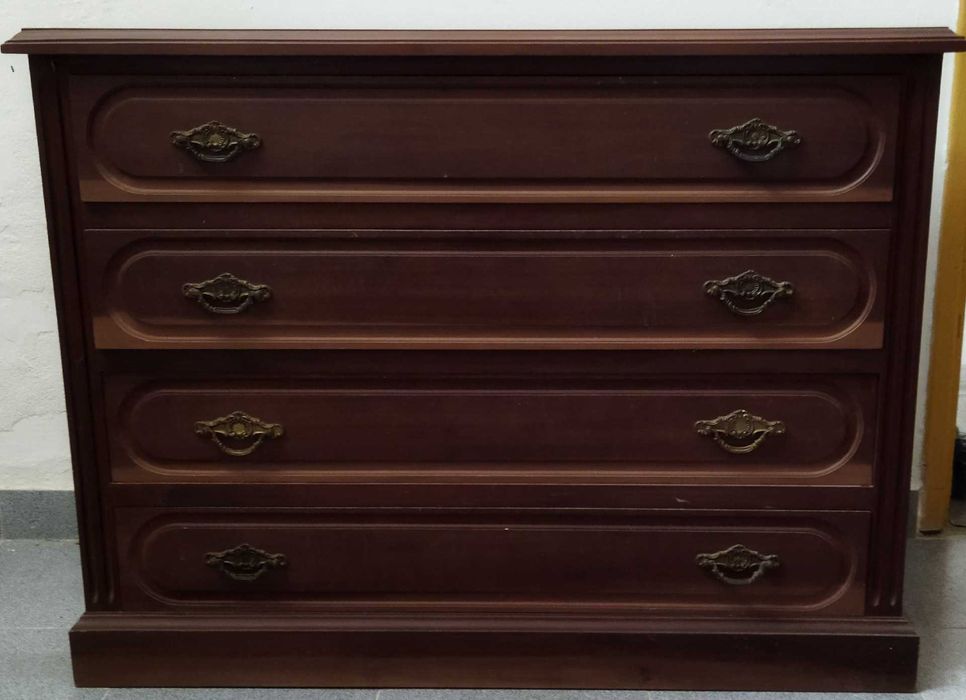 Mobilias de quarto, 2 mesinhas de cabeceira, comoda e roupeiro