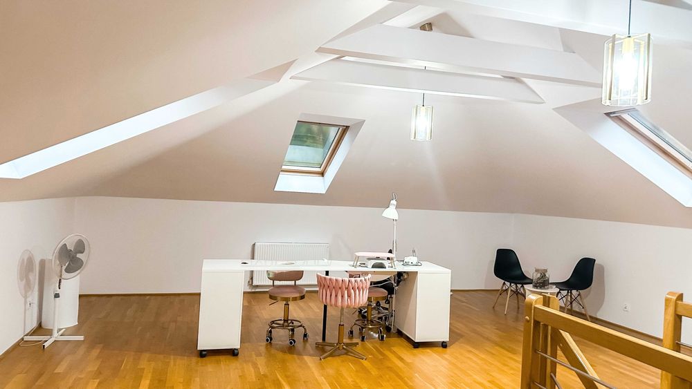 Dwupoziomowy lokal usługowy 80 m² z parkingiem