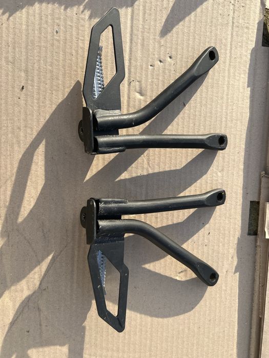 Задні ніжки пасажира Lifan SR220