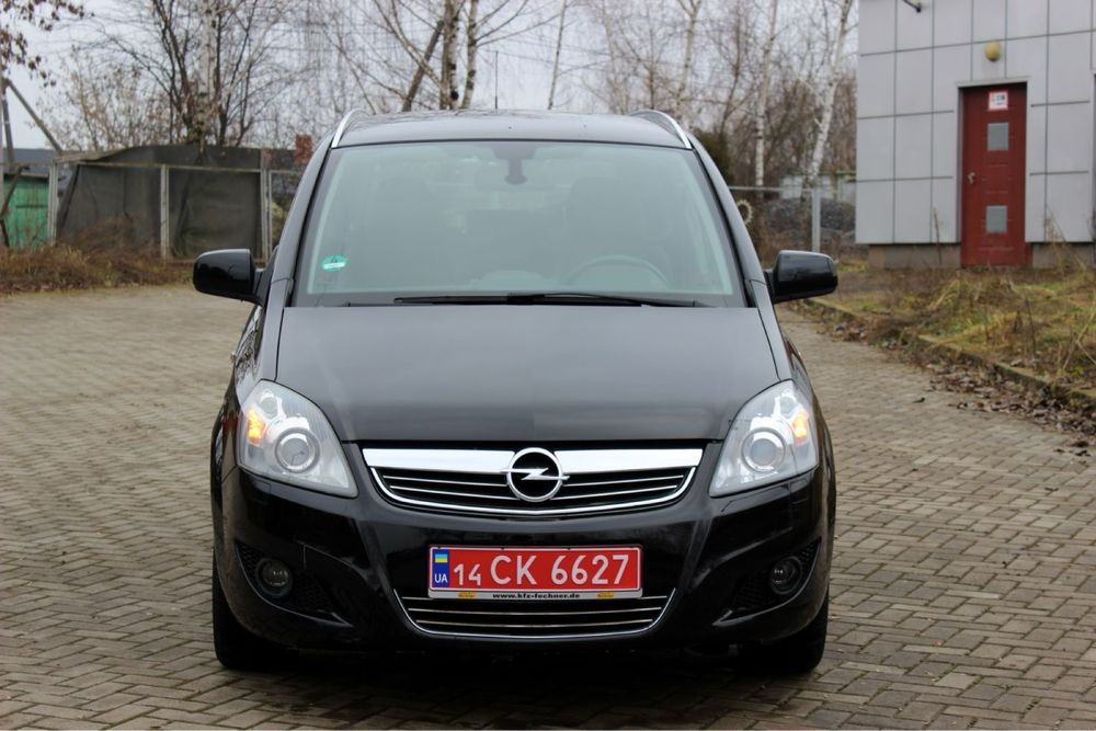 Продам Opel zafira b 1.8 2011