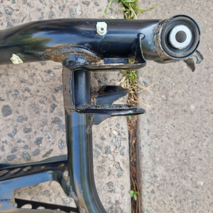 Подрамник задній passat b 7 2013рік Європа