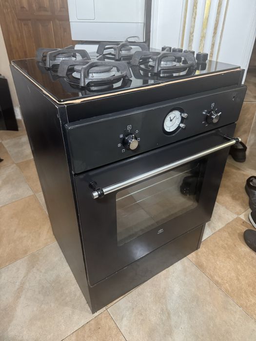 Духовка електрична  +поверхня газова Whirlpool під забудову кухні