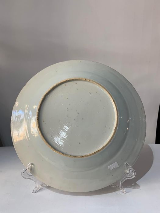 Prato com cerca de 23 cm Companhia Indias. Excelente estado de conservaçao.