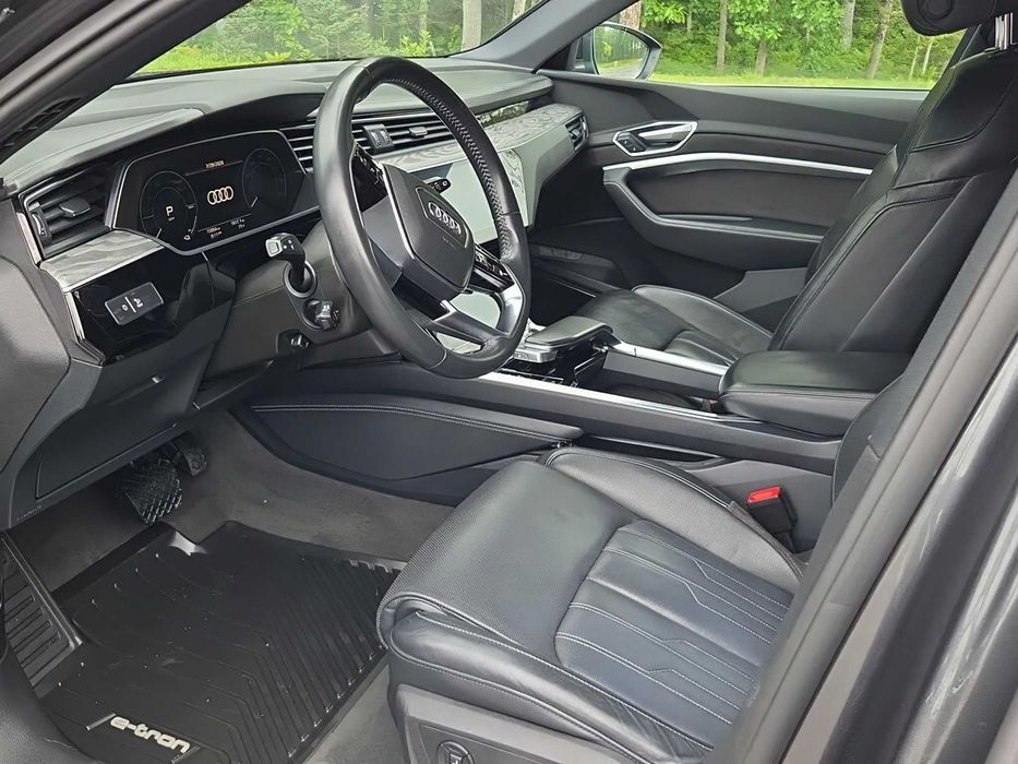 Audi E-Tron      2019