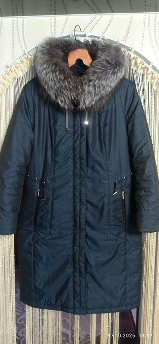 Зимове пальто на верблюжій шерсті з натуральним хутром чорнобурки