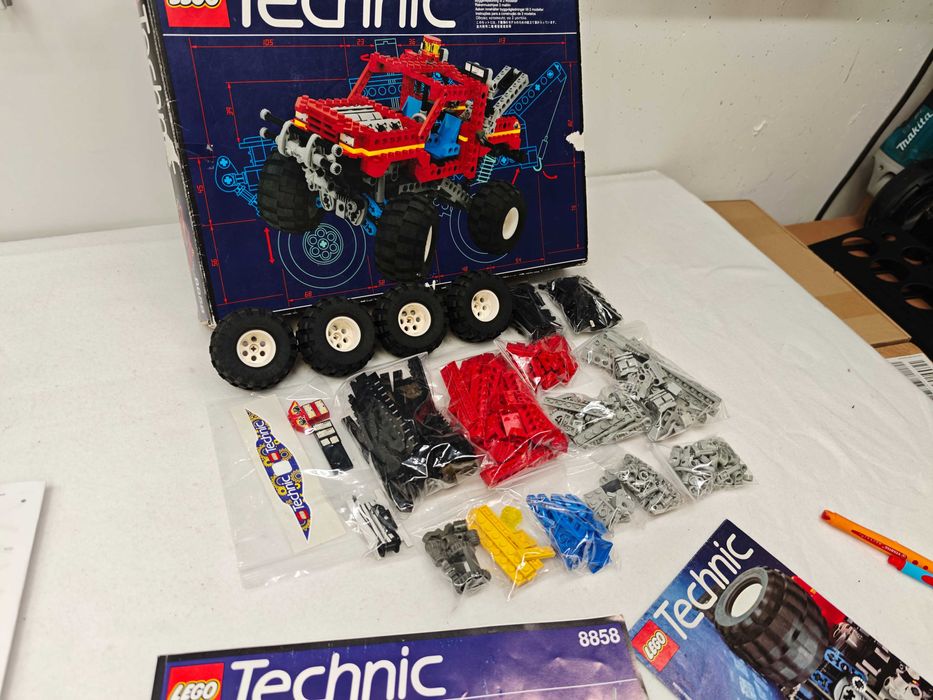 Lego Technic 8858 "Rebel Wrecker"; 1994; [236]
