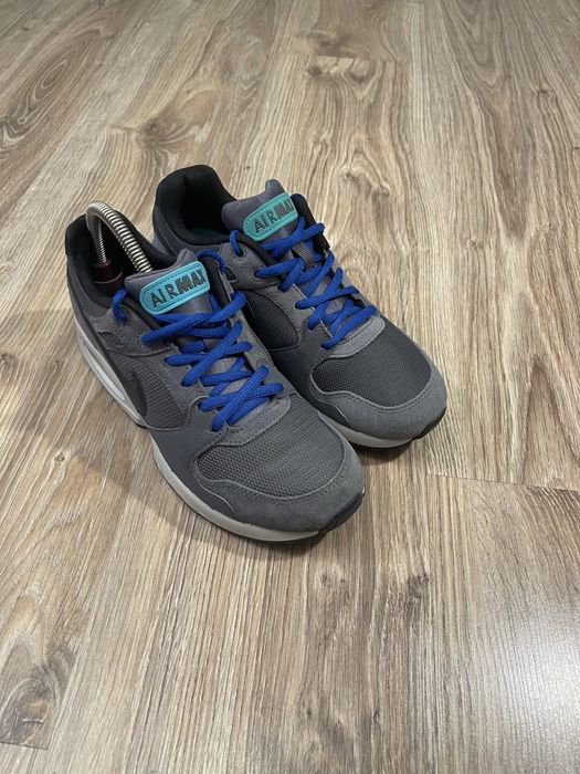 Nike Air Max  —-