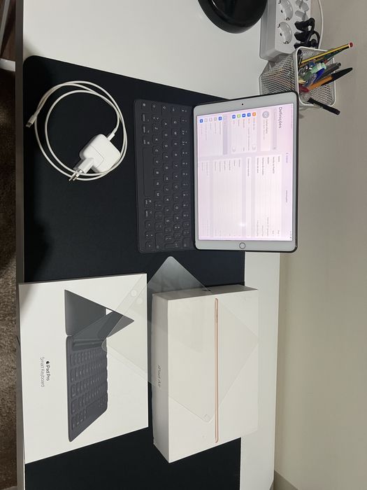 iPad Air 3rd Generation 64 GB with Original Apple Keyboard64168926814595121