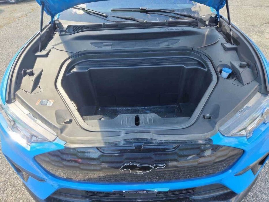 Ford Mustang Mach-E Premium      2023