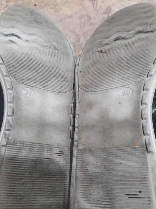 Лофери   лаковані " Bench ".