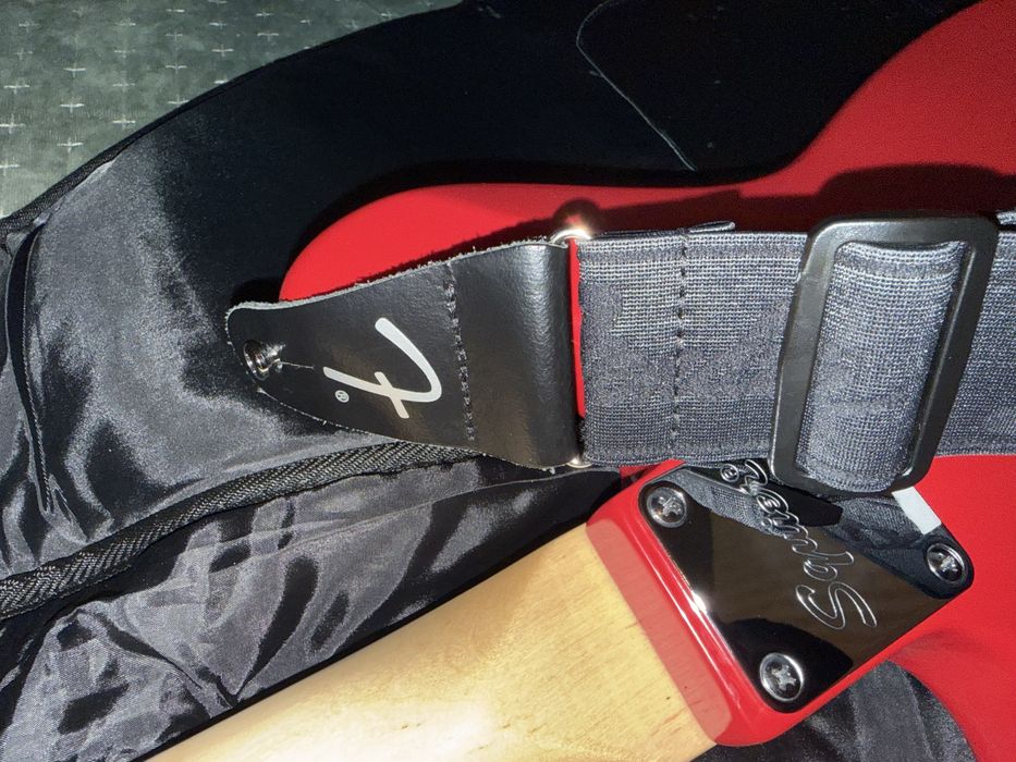 Vendo guitarra fender 3/4 junior com 3 meses.