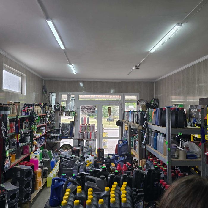 Приміщення під торгівлю 350 м.кв. фасад з рампами Оптовий ринок поруч