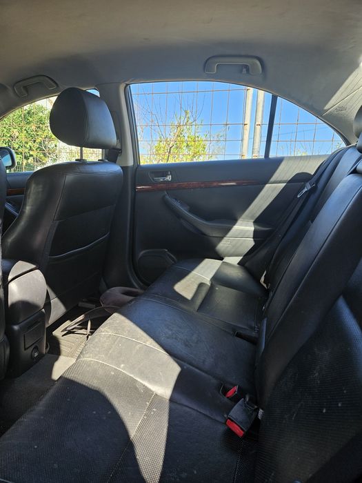 Toyota Avensis 2.0 D-4D (2004)