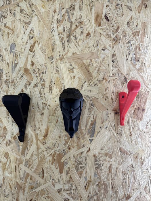 Настенное крепление мото шлема / вешалка / подставка