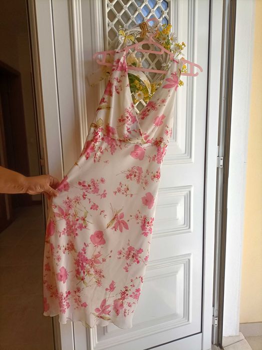 Vestido rosa e branco