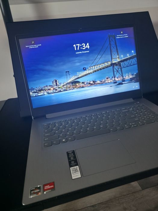 Lenovo IdeaPad 3 17 cali, prawie nowy, Ryzen 5, 8GB RAM, SSD 512GB